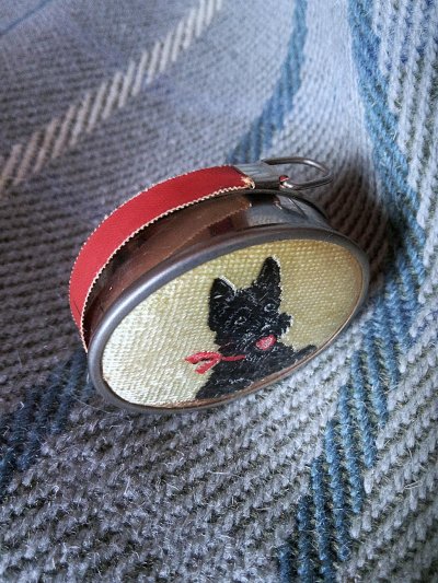 画像1: ブラッキーのテープメジャー　テリアの刺繍　ヴィンテージ　裁縫コレクション
