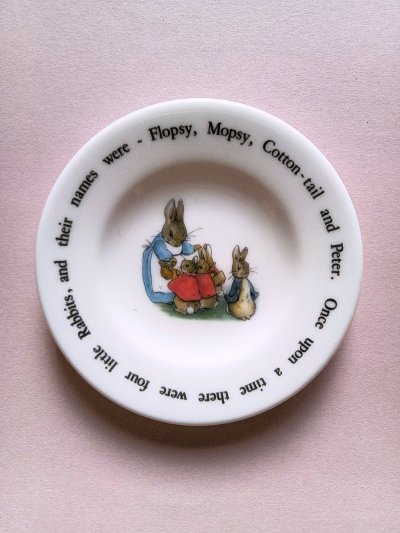 画像2: HAPPY PRICE！ウェッジウッドのミニチュアの皿　７，８ｃｍ　ピーターラビット　from  LONDON　