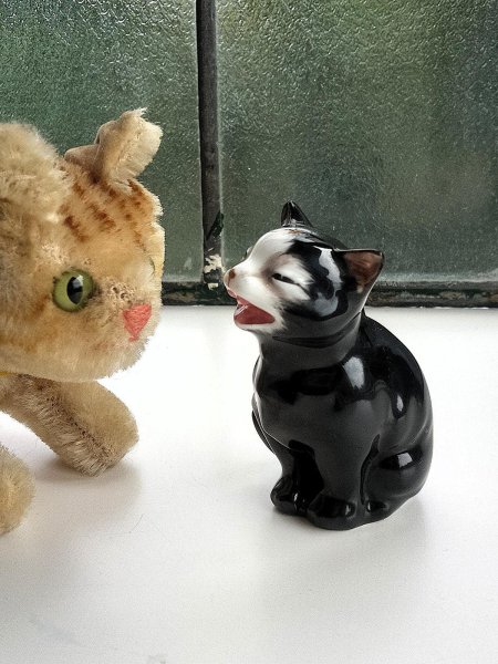 画像1: ラッキーという名の黒猫さん　英国　ロイヤルドルトン　 (1)