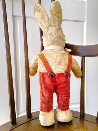 画像1: 赤いコーデュロイパンツのラビット　白うさぎ　