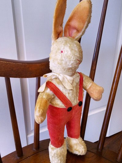 画像2: 赤いコーデュロイパンツのラビット　白うさぎ　