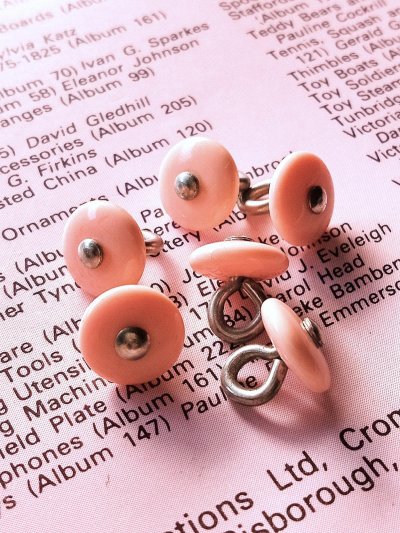 画像3: ★ウサギの眼　ベビーピンクカラーのアンティークシューボタン　９ｍｍ 　ブーツボタン　４個セット