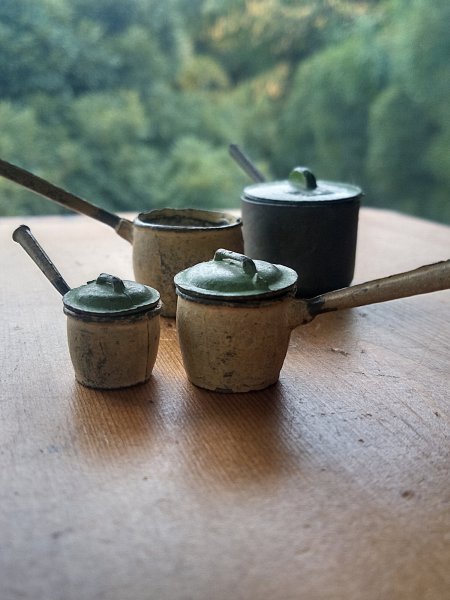 画像1: ミニチュア　アンティークのソースパン　鍋　セット　ドールハウス　　 (1)