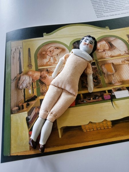 画像1: チャイナショルダードール　人形の家　１２，５ｃｍ　アンティーク　チャイナヘッド　　 (1)