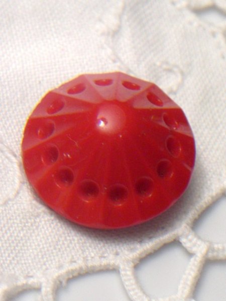 画像1: 赤いパラソルのようなボタン (1)