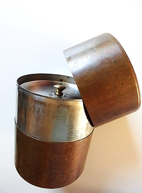   銅の茶筒  