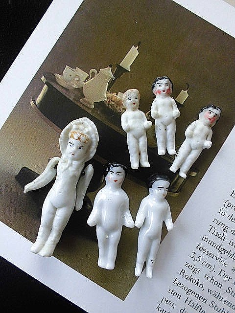 割引販売 白いミニチュアドール フローズンシャーロット 人形遊び １９