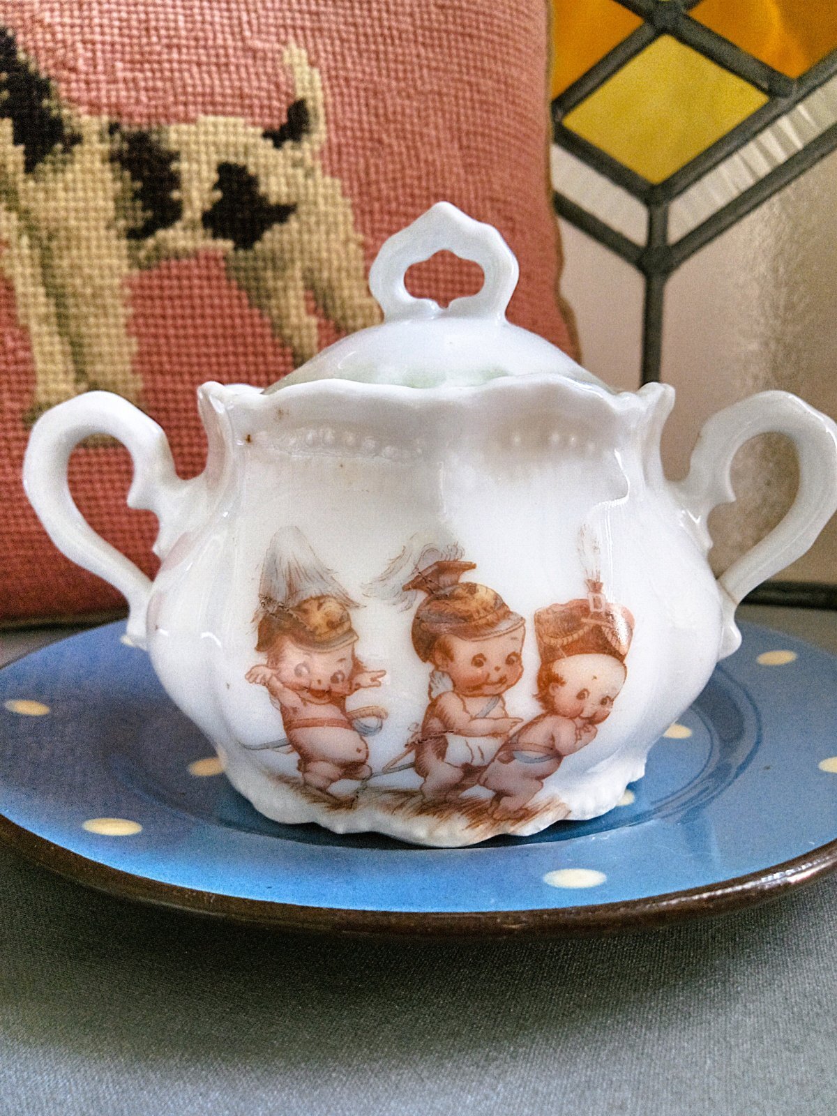 キューピーのシュガーポット 古い子供用ティーセットより ローズ