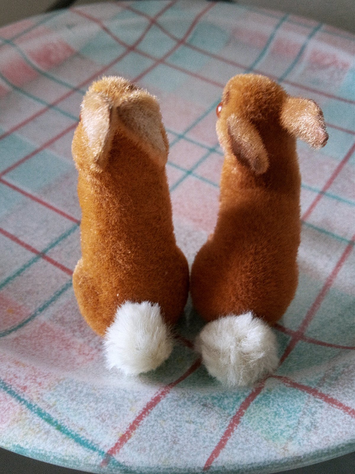 スカート履いたうさぎの女の子　ドイツ　WAGNER　kunstlerschutz 赤いスカート履いたうさぎの女の子 ドイツ WAGNER